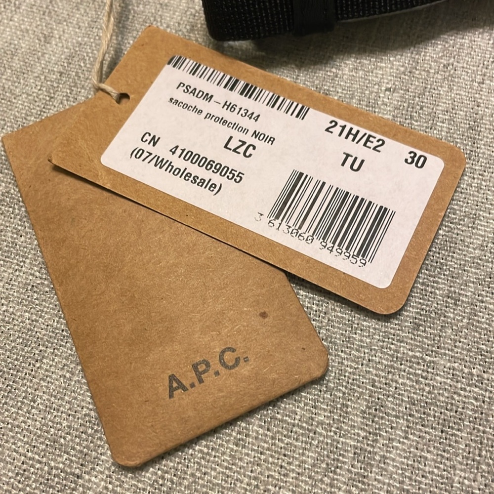 A.P.C. - Crossbody Bag Protection - Picture 6 of 6